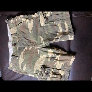 Hollister Camo Cargo Shorts. Size 31.